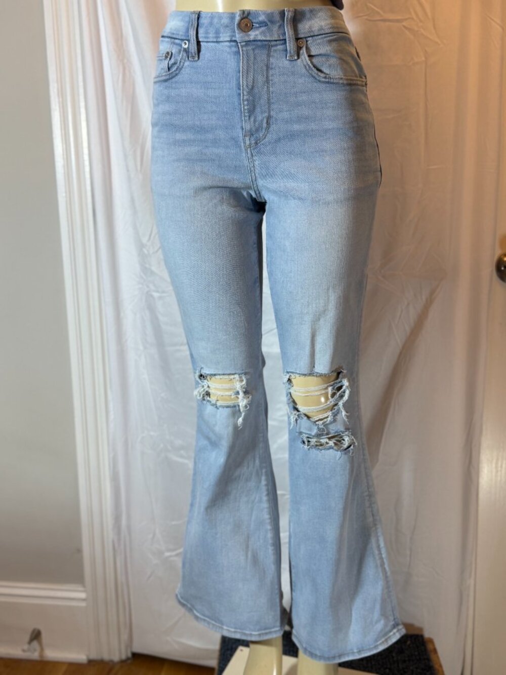 American Eagle Next Level Stretch Light Blue Ripped Flare Jeans Women's 6
